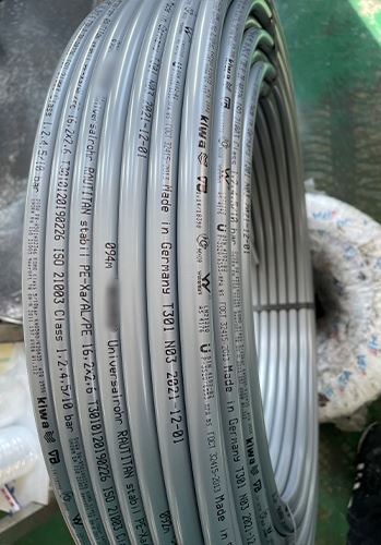 Pex-al-pex Rohre sind in Produktion